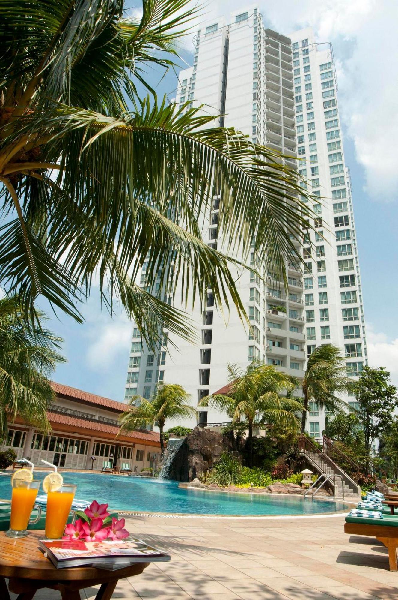 The Residences at Puri Casablanca Yakarta Exterior foto