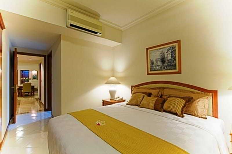 The Residences at Puri Casablanca Yakarta Exterior foto