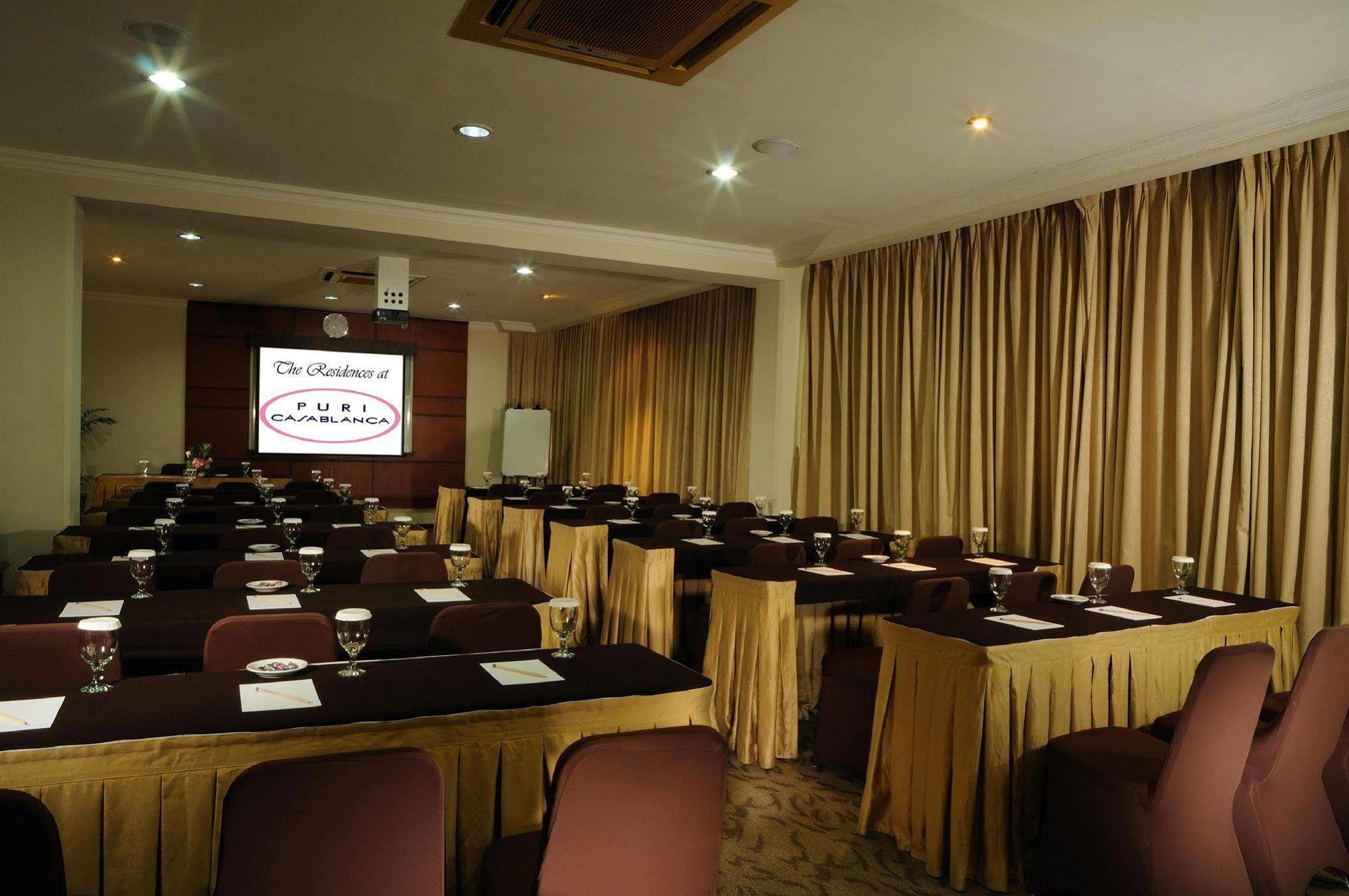 The Residences at Puri Casablanca Yakarta Exterior foto