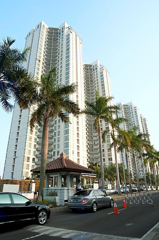 The Residences at Puri Casablanca Yakarta Exterior foto